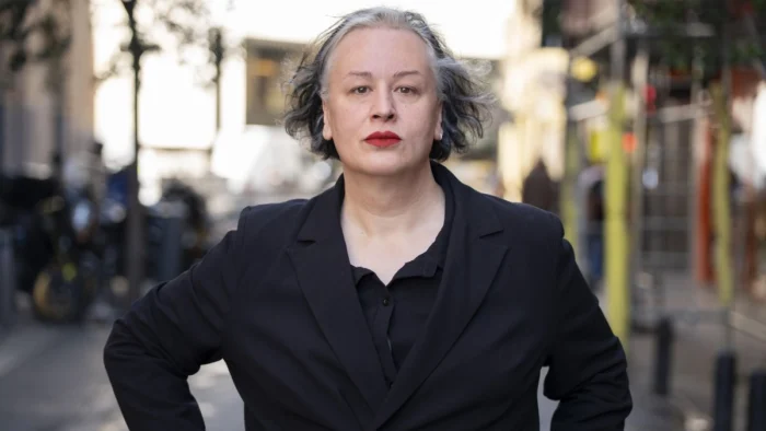 NUEVA MIRADA A UN CLÁSICO: Alana S. Portero ILUMINA ‘MI QUERIDA SEÑORITA’