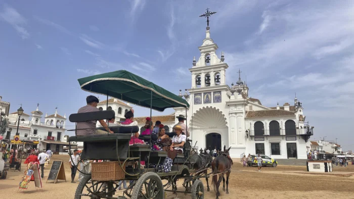 El fervor rociero: Historias de fe y tradición