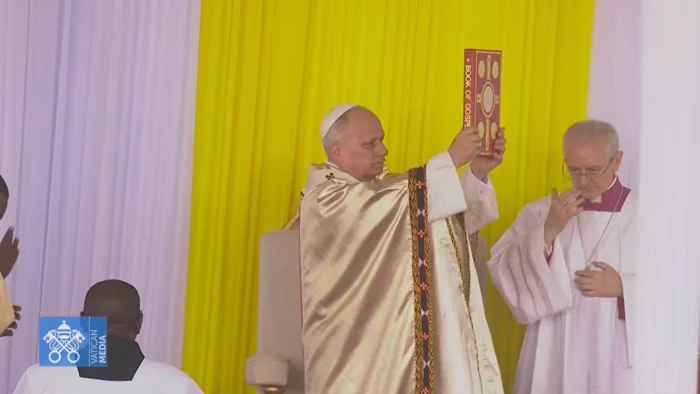 LLAMAMIENTO A LA RECONCILIACIÓN Y LA ESPERANZA EN CAMERÚN