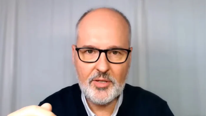 ¿Por qué te mareas al levantarte de la cama y cómo evitarlo?