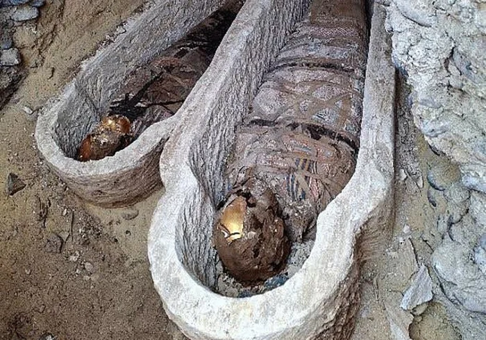 Una misión española descubre un papiro de la 'Ilíada' de Homero en una momia egipcia