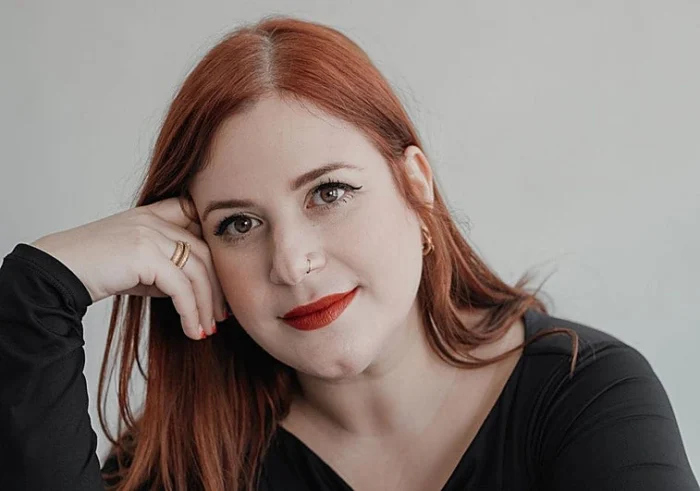 UNA “NIÑA BUENA” ROMPE EL MOLDE: LA NUEVA NOVELA DE ELÍSABET BENAVENT