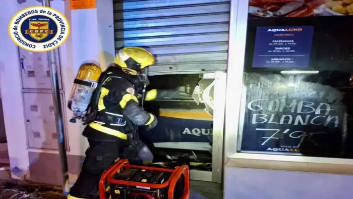 Incendio en local comercial de Chiclana: rápida intervención evita daños mayores