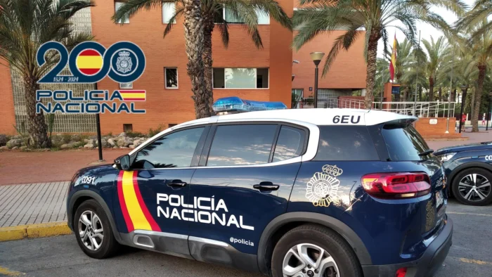 Pareja detenida en Elche por robar material de una universidad