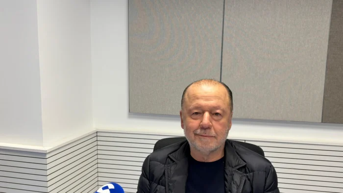 Enrique Piñeyro presenta su espectáculo sobre el miedo a volar en A Coruña