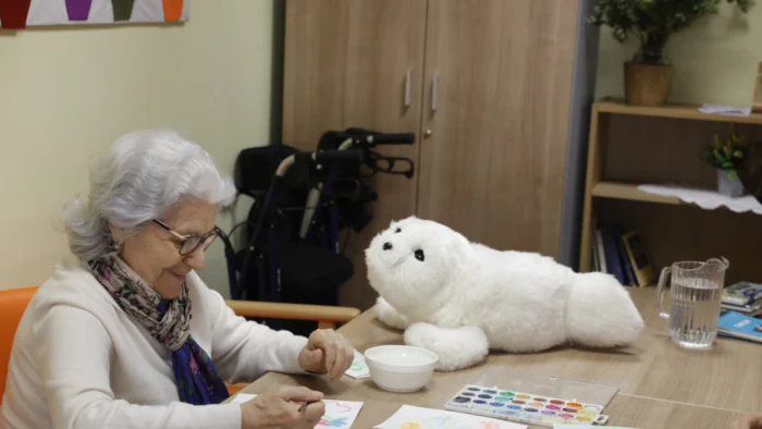 Nuka: la foca robot que mejora la vida de personas con demencia