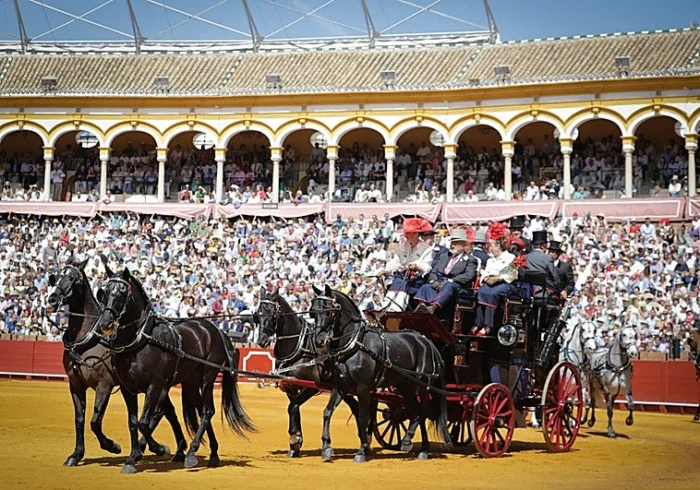 Sevilla celebra la XL Exhibición de Enganches con un desfile histórico