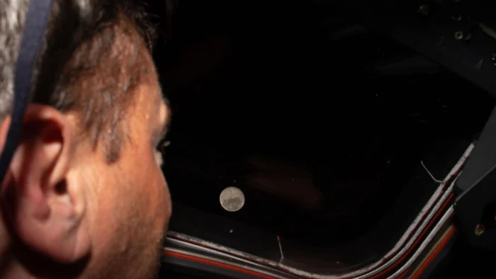 Artemisa II: Astronautas a punto de sobrevolar el lado oculto de la Luna y romper récords