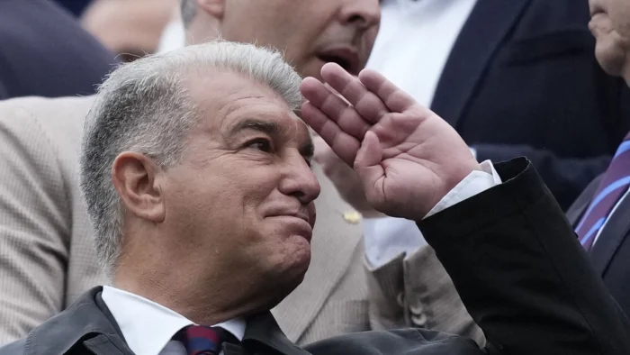 Brutal enfado de Laporta por el arbitraje en el Metropolitano: "No era roja a Eric García, el gol de Ferran era gol, había penalti a Olmo… Esto si que es inadmisible"