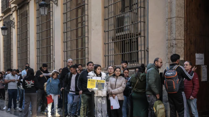 Regularización Extraordinaria de Migrantes en España: Comienza el Proceso