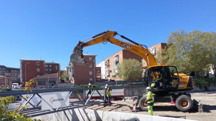 Nueva pasarela peatonal en el Parque de Las Bombas de Collado Villalba
