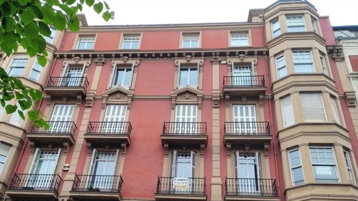 El Gobierno vasco duplica el umbral de ingresos para el alquiler social y eleva a 3 años el padrón para acceder a una VPO